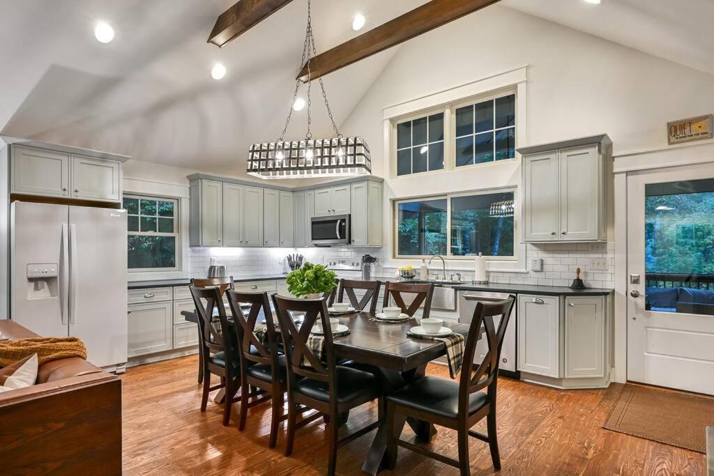 The Cove Retreat- Hot Tub/Screened Porch/Game Room Lake Lure Bagian luar foto