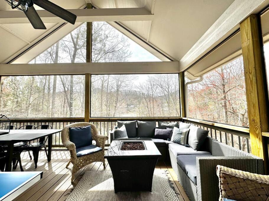 The Cove Retreat- Hot Tub/Screened Porch/Game Room Lake Lure Bagian luar foto
