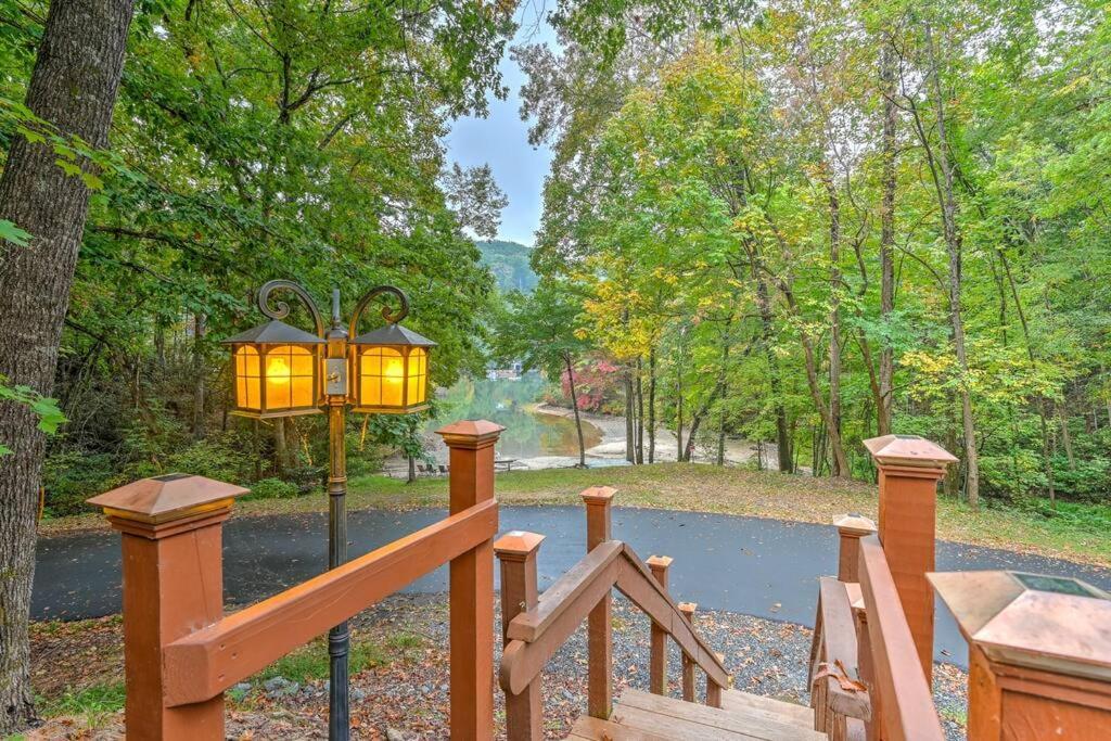 The Cove Retreat- Hot Tub/Screened Porch/Game Room Lake Lure Bagian luar foto