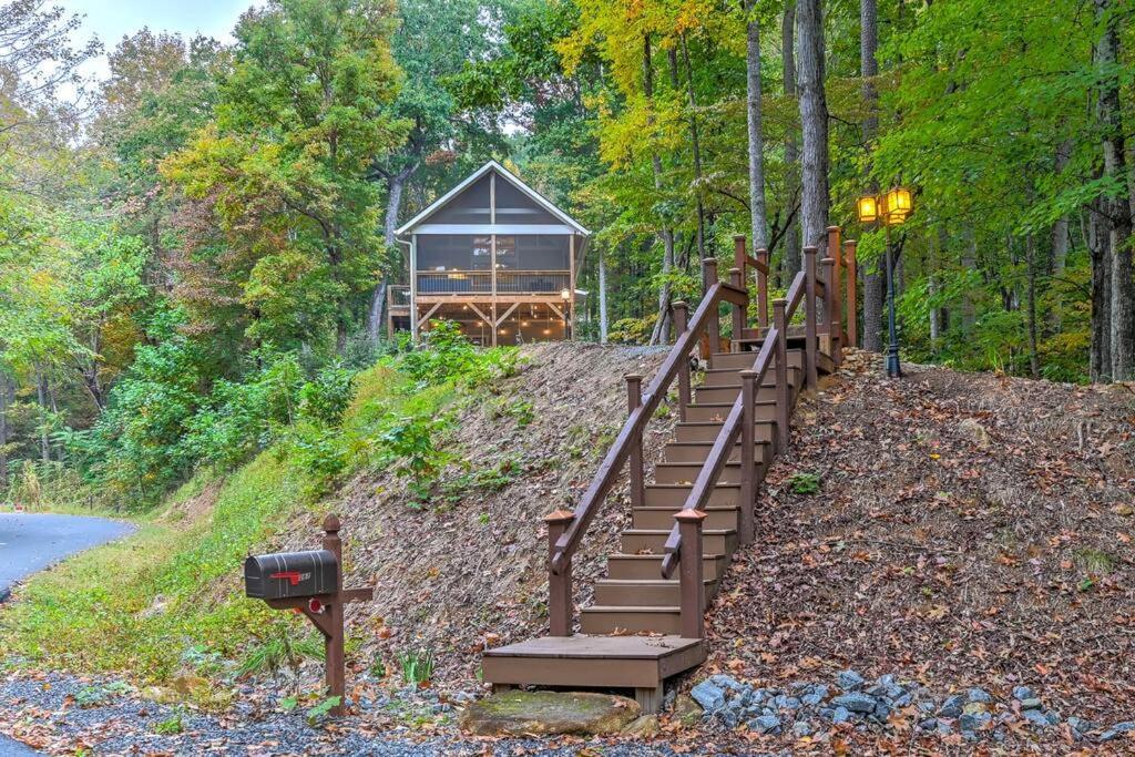 The Cove Retreat- Hot Tub/Screened Porch/Game Room Lake Lure Bagian luar foto